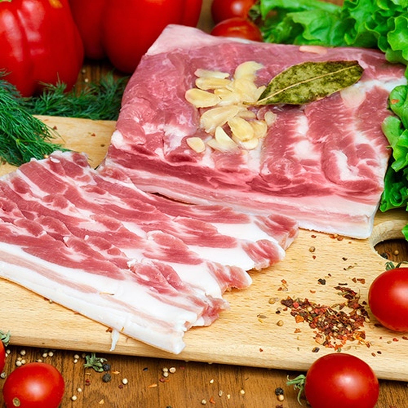 Грудинка с чесноком